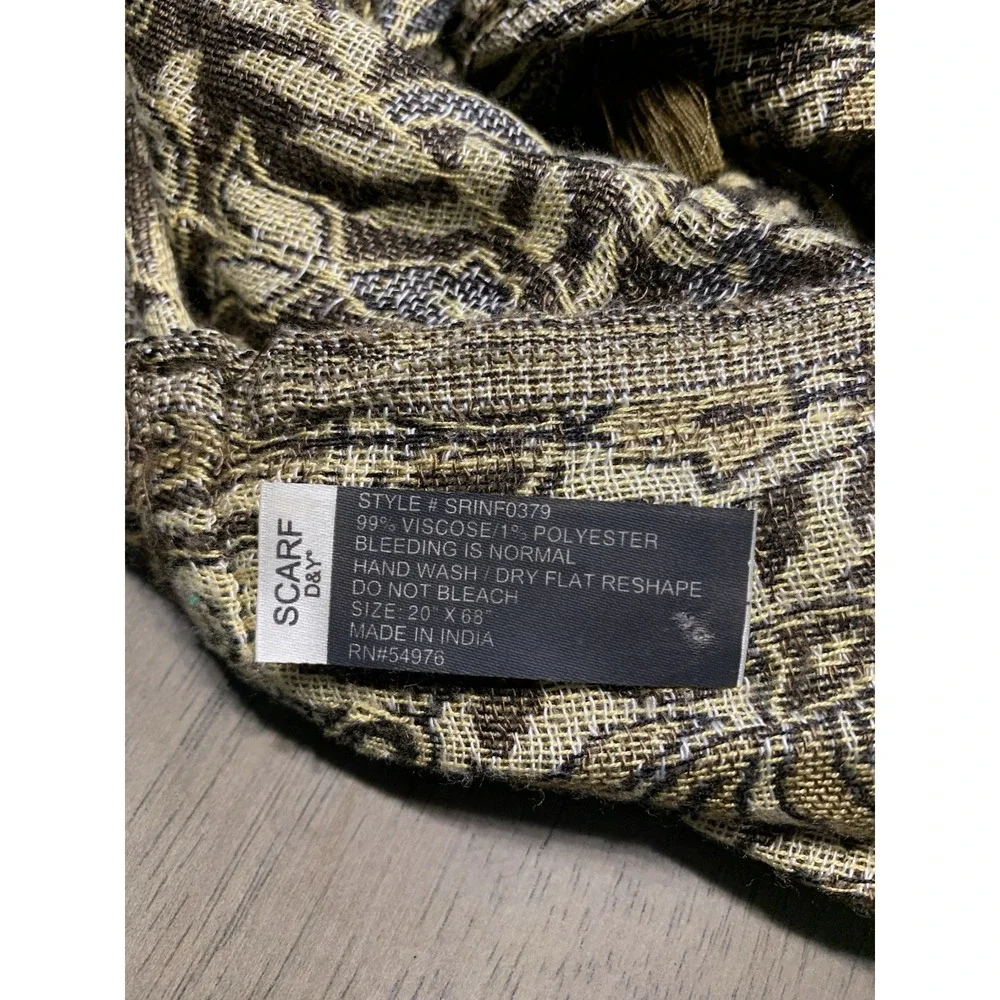 D &Y Scarf Womens Paisley Soft Vintage Old  Elegant. 99% VISCOSE SIZE:‎ 20